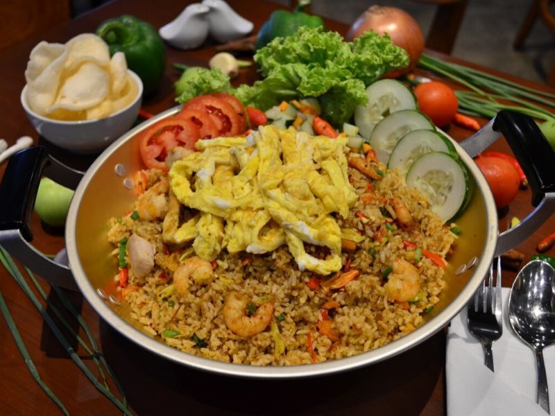 REBORN di PrimeBiz Hotel Surabaya: NASI GORENG JANCUK ex Surabaya Plaza Hotel